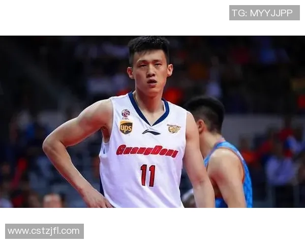 周鹏：从篮球场上的拼搏者到生活中的坚韧榜样，见证成长与奋斗的故事