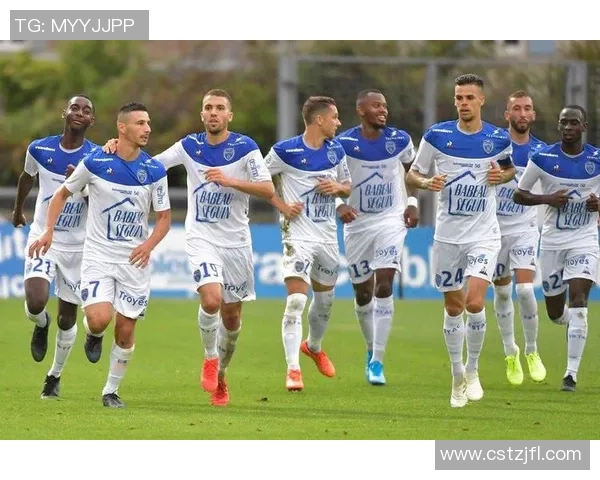 图尔与阿雅克的精彩对决揭示了法乙联赛的激烈竞争与球队实力的较量